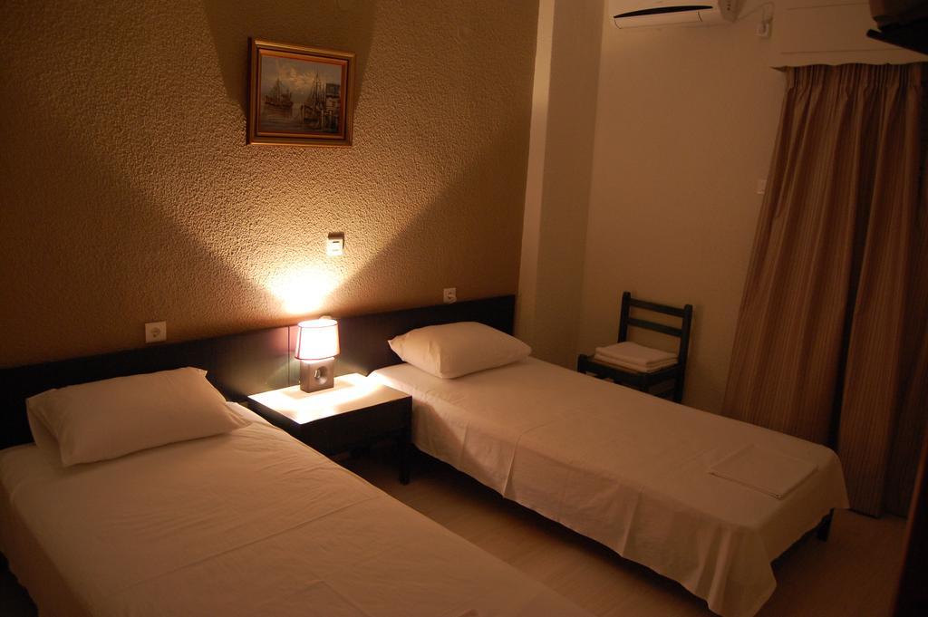 Hotel Andírrion Chambre photo