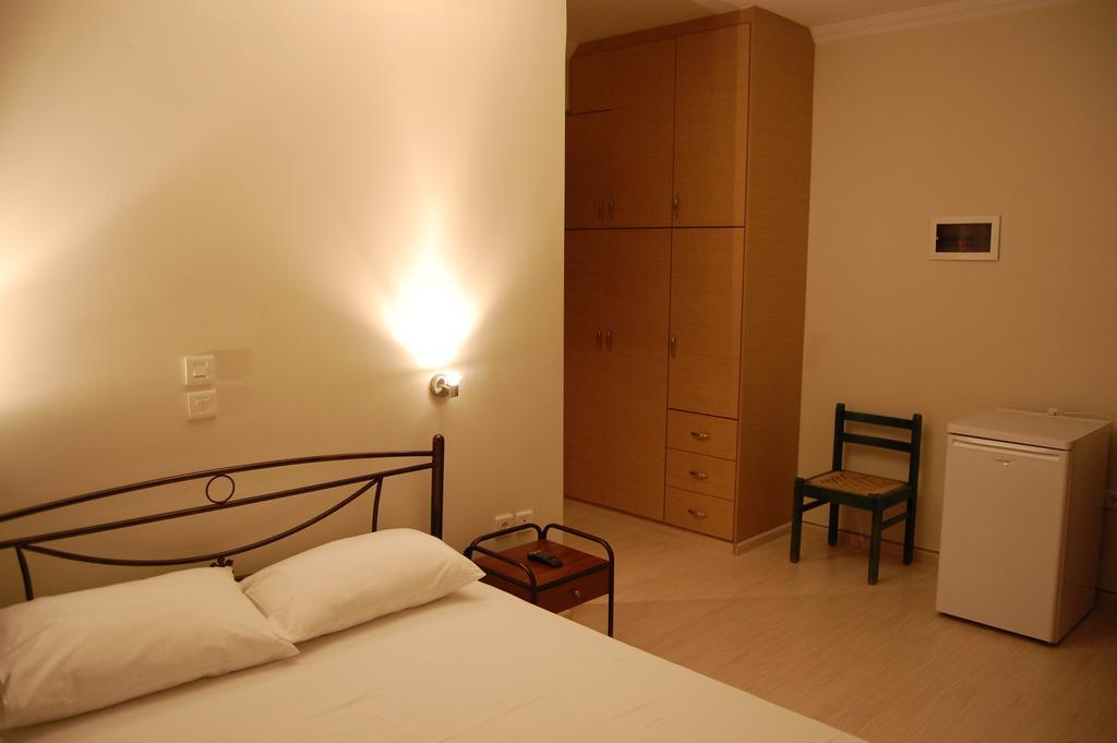 Hotel Andírrion Extérieur photo